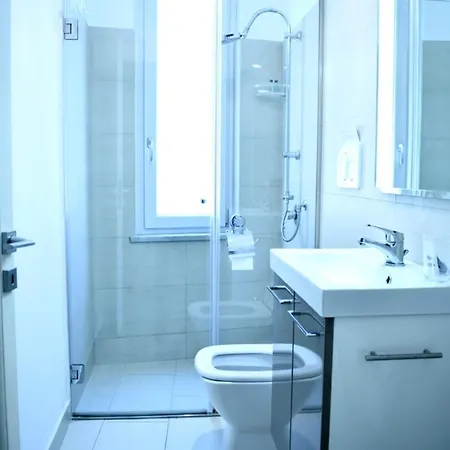 Due Cani 3* باليرمو